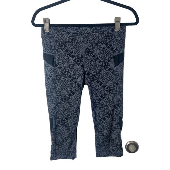 Athleta Pants - Athleta SZ S black and grey cropped leggings